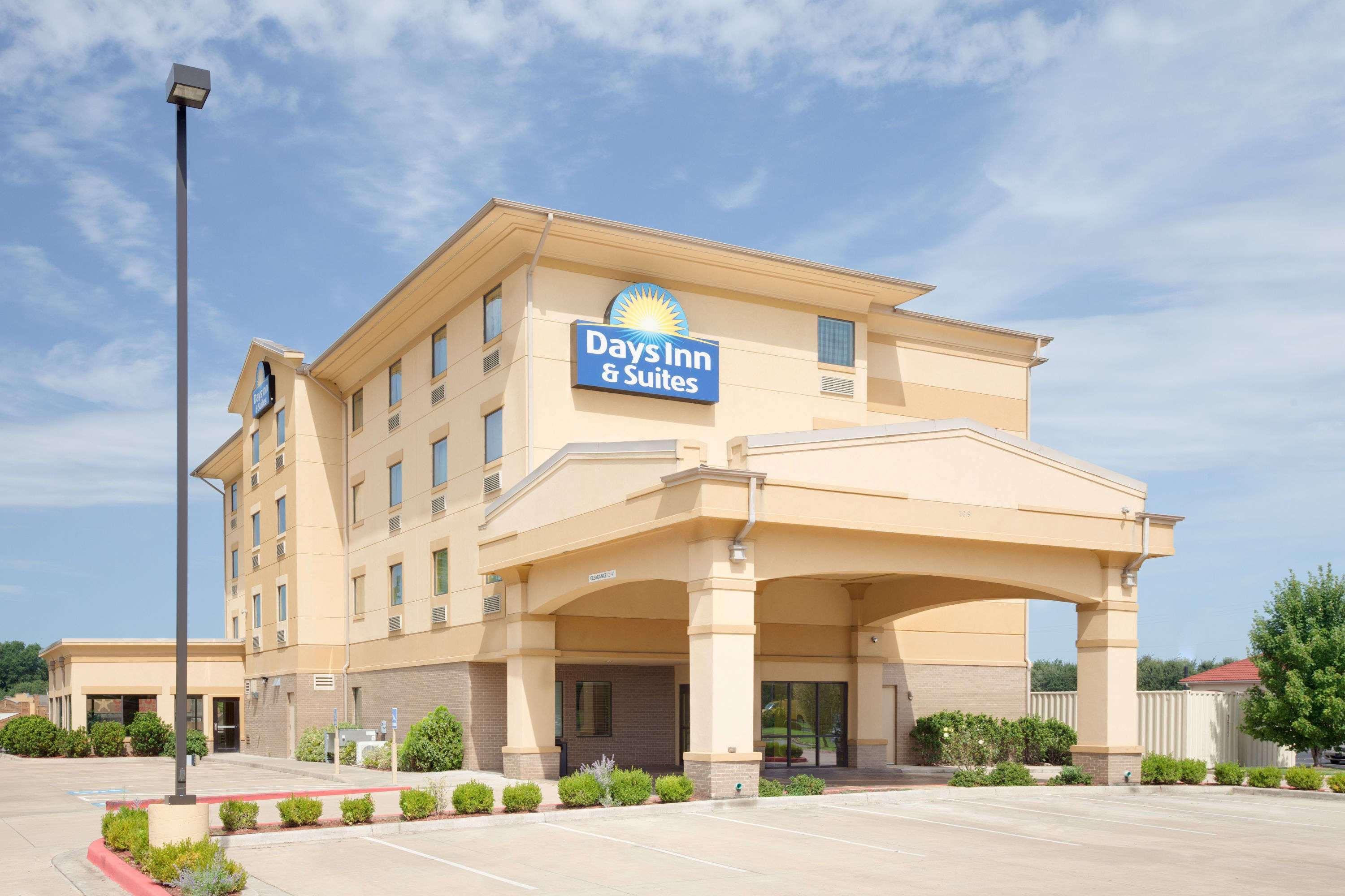 Days Inn & Suites By Wyndham Russellville Exterior foto